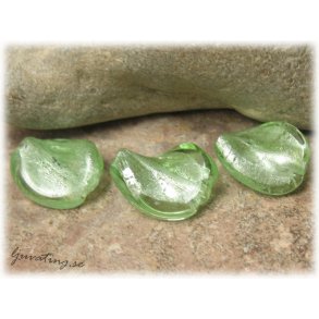 Limegrn vriden silverfoil prla ca 18x15 mm