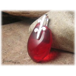 Stor rd prla mnat som hnge ca 29x19 mm