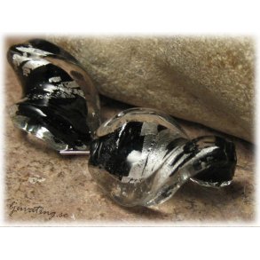 Svart vriden med inside silver ca 27x18 mm