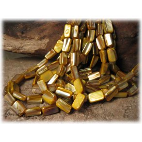 Snckskals prlor lejongula kantiga ca 15x8 mm