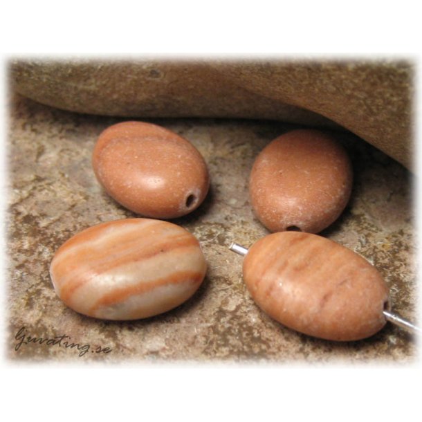 Grain stone oval ca 14x10 mm