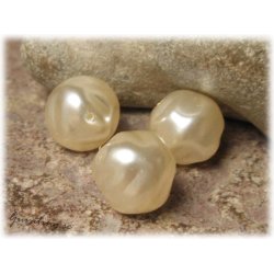 Antikvit vaxad glasprla ca 13x14 mm