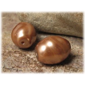 Nougat vaxad glasprla ca 16x13 mm