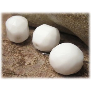 Vit opak facetterad stair ca 14x14x11 mm