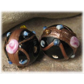 Wedding Cake Svart rund prla ca 16x14 mm 