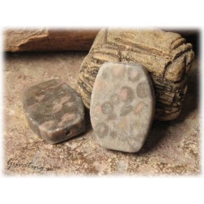 Jaspis flckig flat oval raka avslut ca 25x17 mm