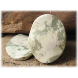 Grnmelerad vgig oval peace sten ca 50x40 mm
