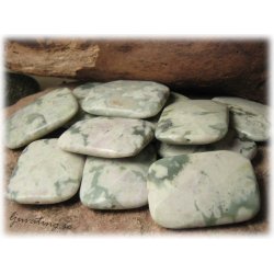 Grnmelerad sten facetterad rektangel ca 40x30 mm