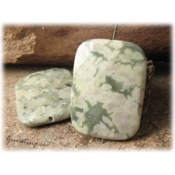 Grnmelerad sten facetterad rektangel ca 40x30 mm