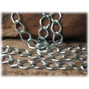 1/2 meter ljus isbl kedja i aluminium ca 18x13 mm