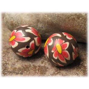 Lerprla rund brun med rda blommor ca 16 mm