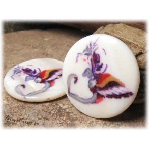 Snckskalsprla vit coin med hftigt motiv ca 30mm