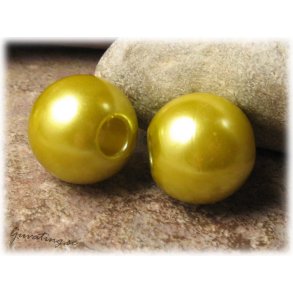 Stor prla i syntet olivguld med stort hl ca 20mm