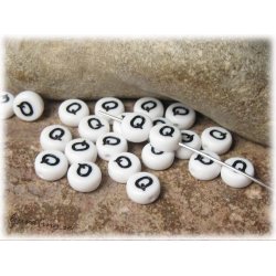 Bokstavsp&auml;rla Q i acryl  20-pack ca 7 mm