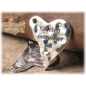 Hjrta med budskap Krleken vervinner allt