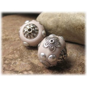 Ljus lila pärla med detaljer i metall ca 19 mm