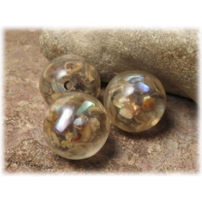 Ljusbrun med invndigt prlemorskimmer ca 16 mm