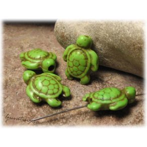 Skldpadda i grn howlite ca 18x15 mm