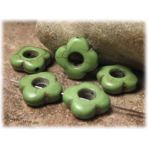 Blomma i grn howlite 1 styck ca 15 mm