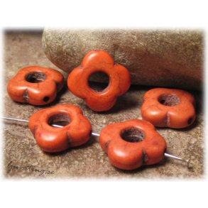 Blomma i orange howlite 1 styck ca 15 mm