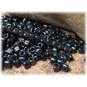 Miyuki triangel iris bl 8/0