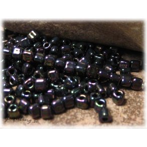 Miyuki triangel iris garnet 8/0