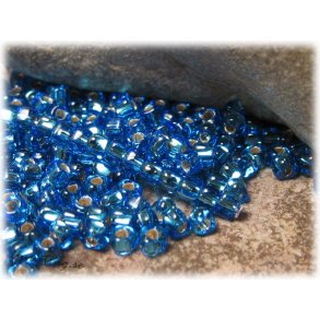 Miyuki triangel saphir bl silverlined 8/0