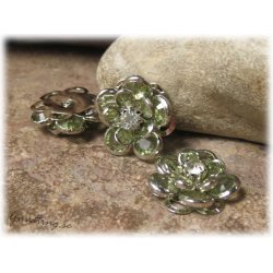 Blomma connector med grn strass 18 mm