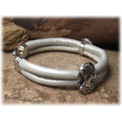 Silverfrg lderimitation med sm tjocklek ca5,5mm