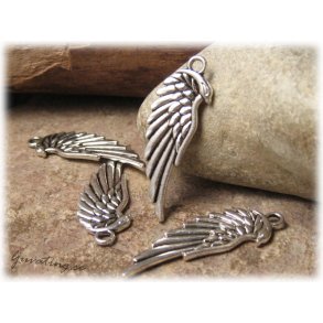 Berlock vinge med nbb antik silverfrg ca 33x11mm