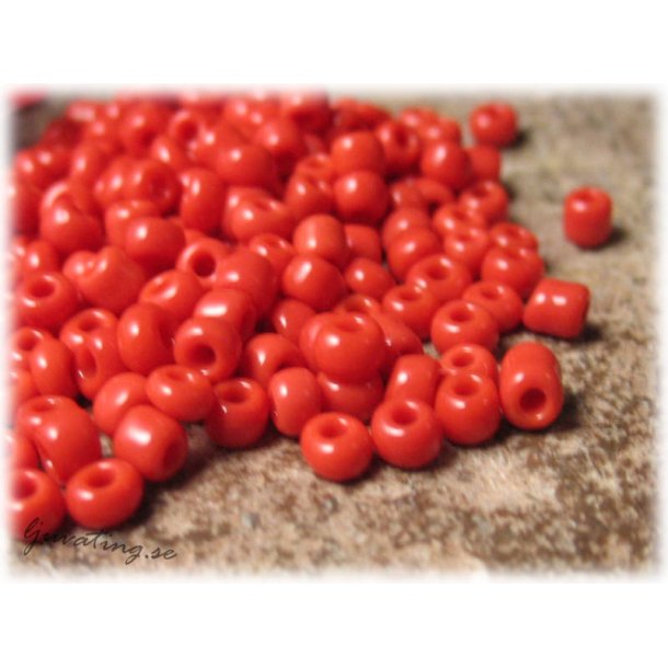 Seed beads opak rd storlek 8/0 ca 3 mm