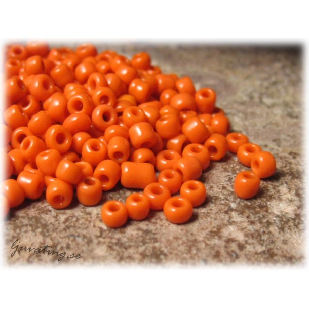 Seed beads opak orange storlek 8/0 ca 3 mm