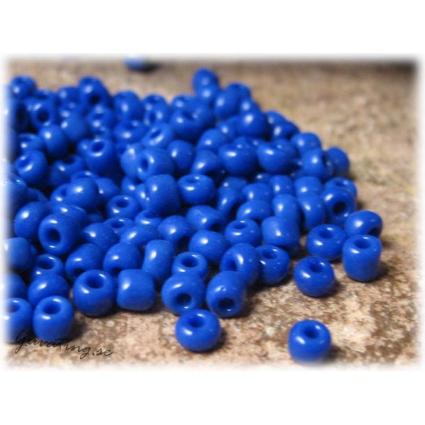 Seed beads opak mrkbl storlek 8/0 ca 3 mm