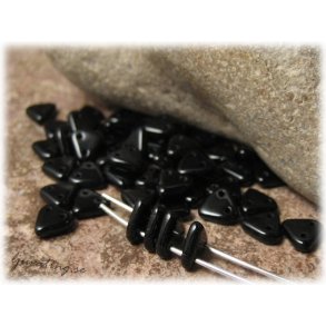 Czechmates triangel 30-pack jet svart 6 mm