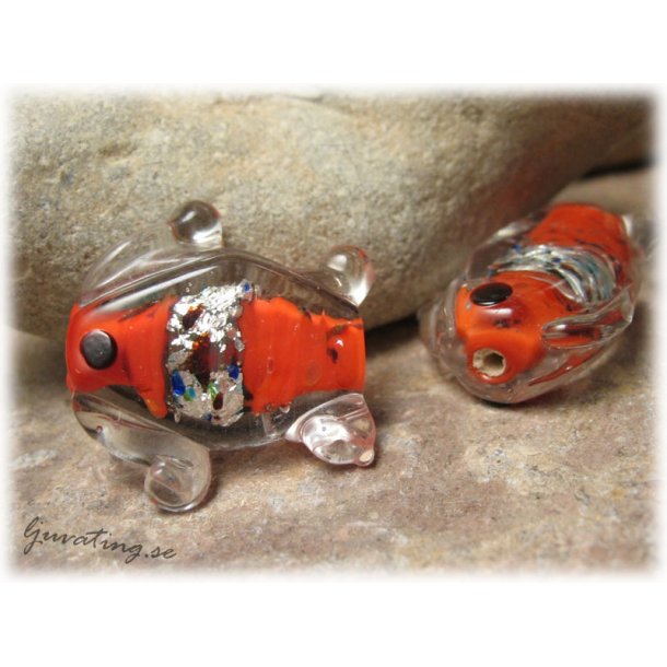 Orangerd stor silverfoil fisk ca 26x24 mm