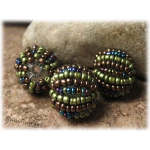 Prlboll i syntet m seed beads brun/grn ca 18 mm