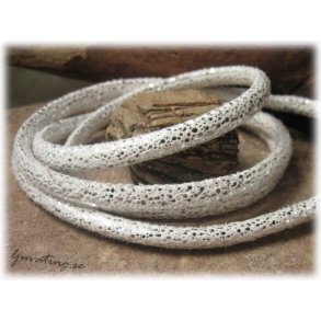 Lderimitation mjuk vit glittrig med sm ca 5 mm