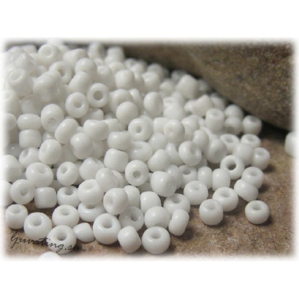 Seed beads opak grvita storlek 8/0 ca 3 mm